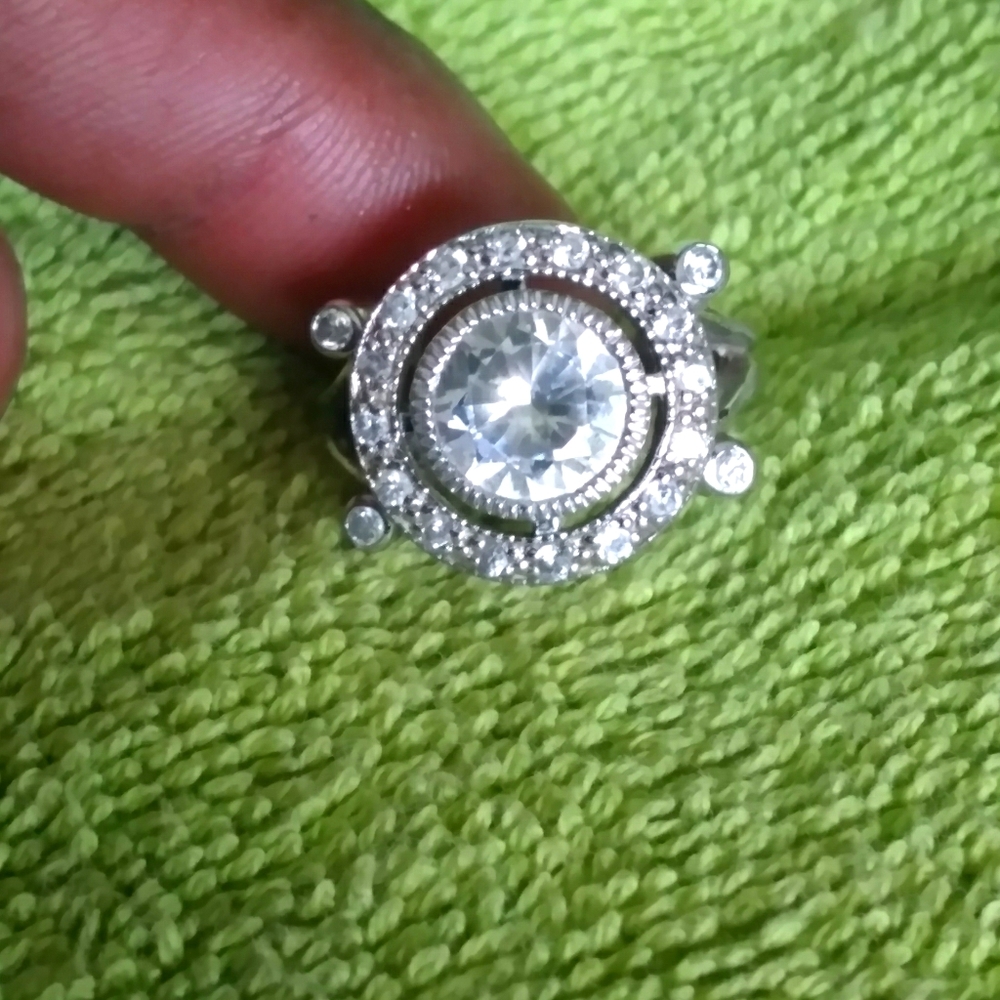 Woman silver ring